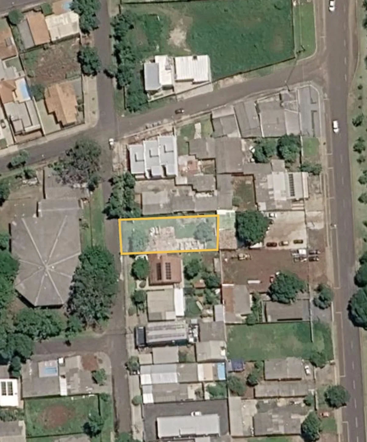 Terreno à Venda com 540 m² na Vila A / Jardim Petrópolis em Foz do Iguaçu - PR - Foz do Iguaçu - PR